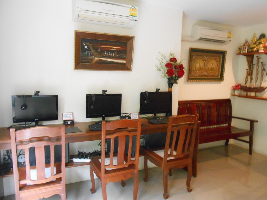 The Bang Khun Phrom Suites Bangkok Zewnętrze zdjęcie