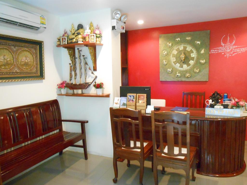 The Bang Khun Phrom Suites Bangkok Zewnętrze zdjęcie