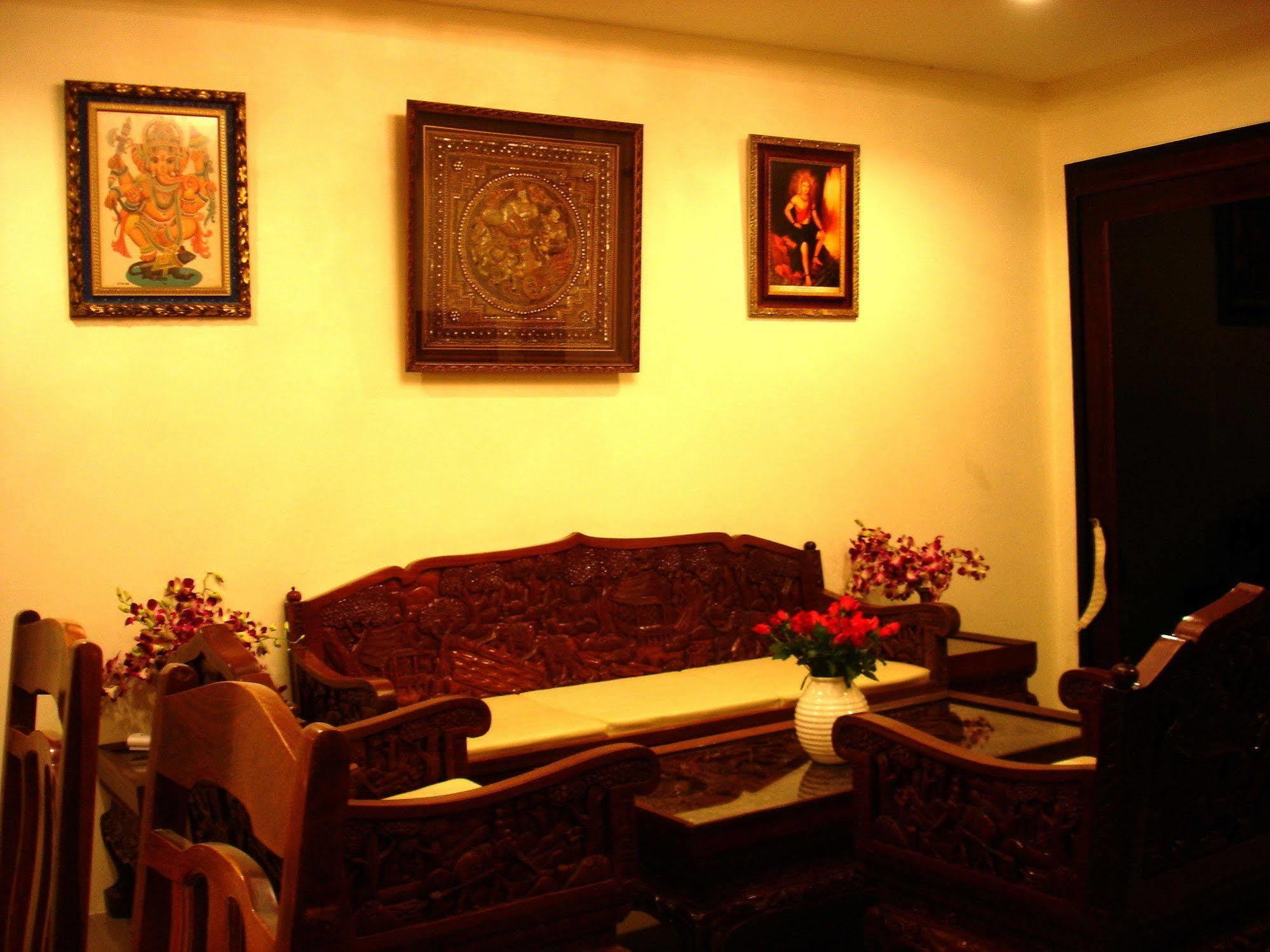 The Bang Khun Phrom Suites Bangkok Zewnętrze zdjęcie